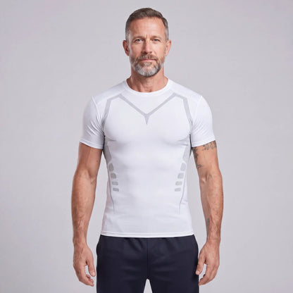 Man draagt het HaltPower T compressie-T-shirt in wit